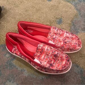 CROCS Women's Red Patterned Slip-On Sneakers
